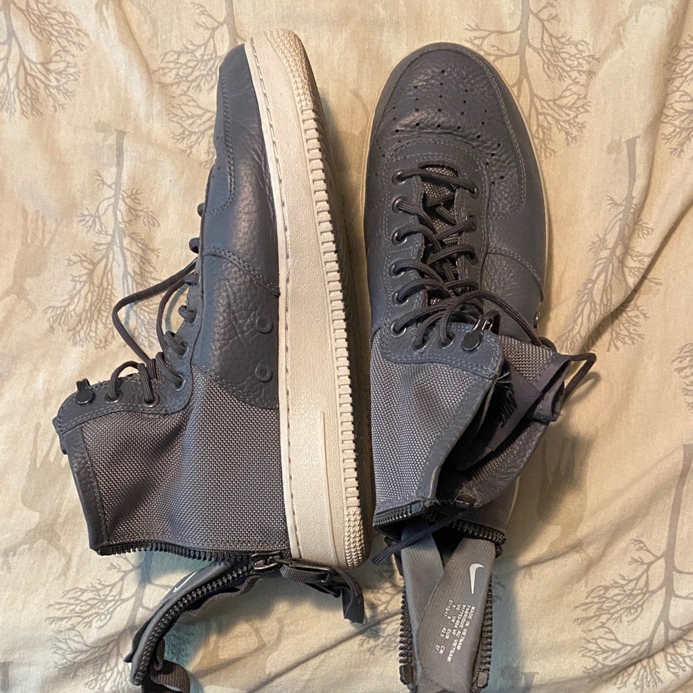 Nike Men's Size 9 SF Air Force 1